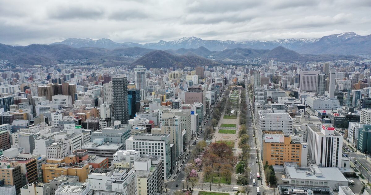 大通公園と札幌市街地の俯瞰パノラマ