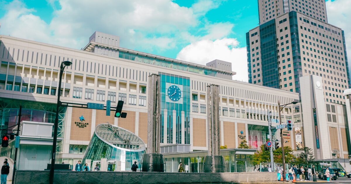 札幌駅前とステラプレイスの街並み